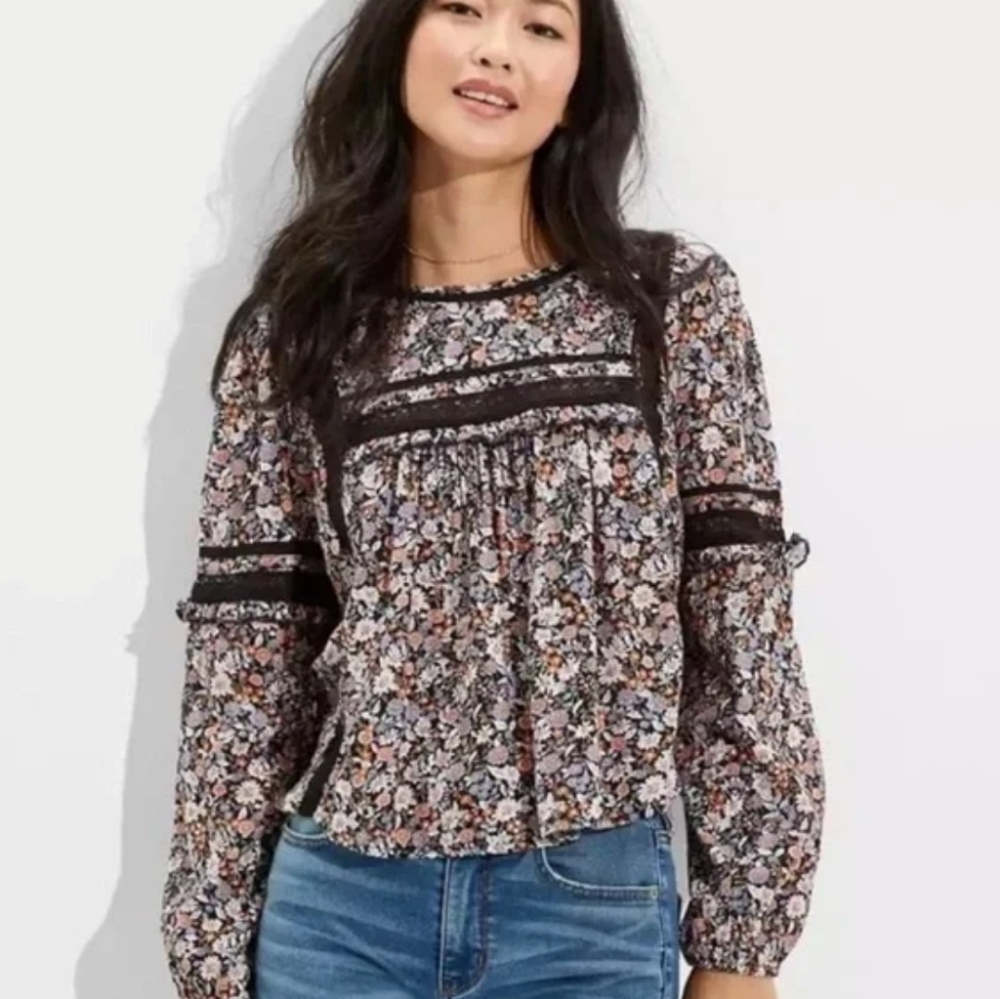 American Eagle Black Floral Long Sleeve Blouse Size XS/S? See Measurements